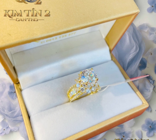 Nhẫn Hột Nữ Hoàng 8 Phân 