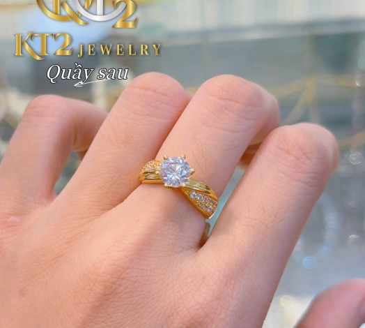 Nhẫn Kiểu Xoắn Hột 1 Chỉ 