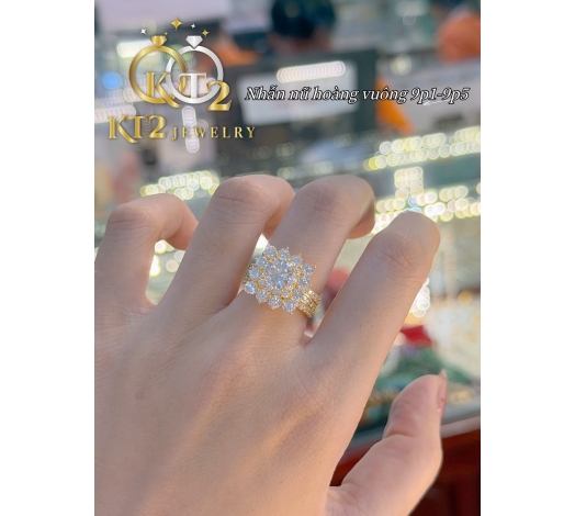 Nhẫn Nữ Hoàng Vuông 9 Phân